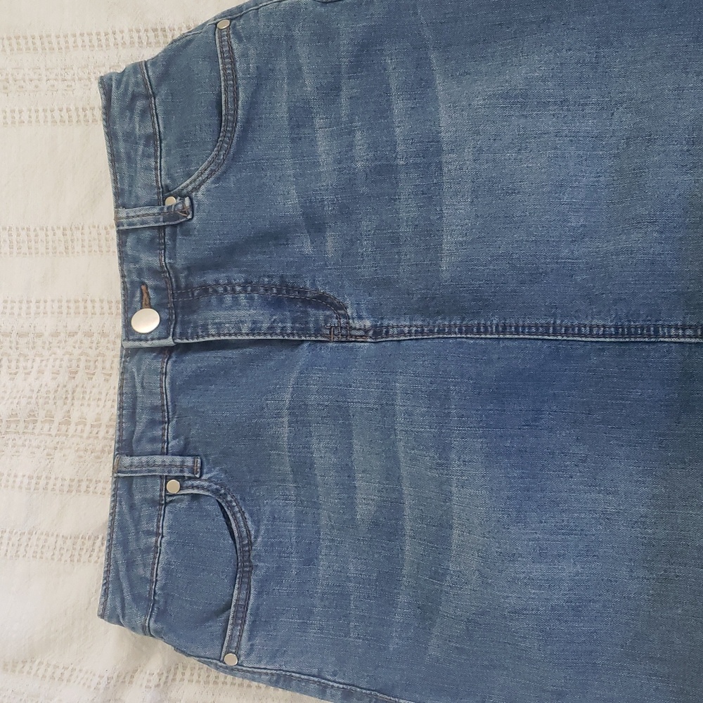 Embroidered Denim Skirt Size 4 - Picture 5 of 11